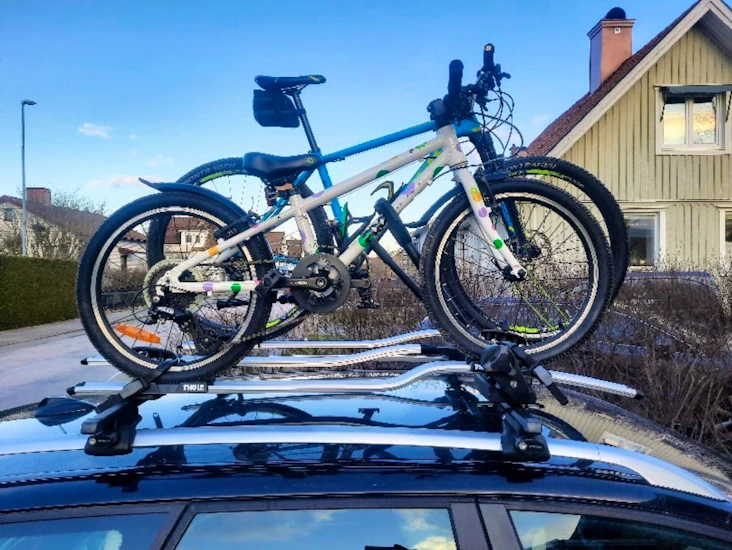 Cykelhållare - med takräcke