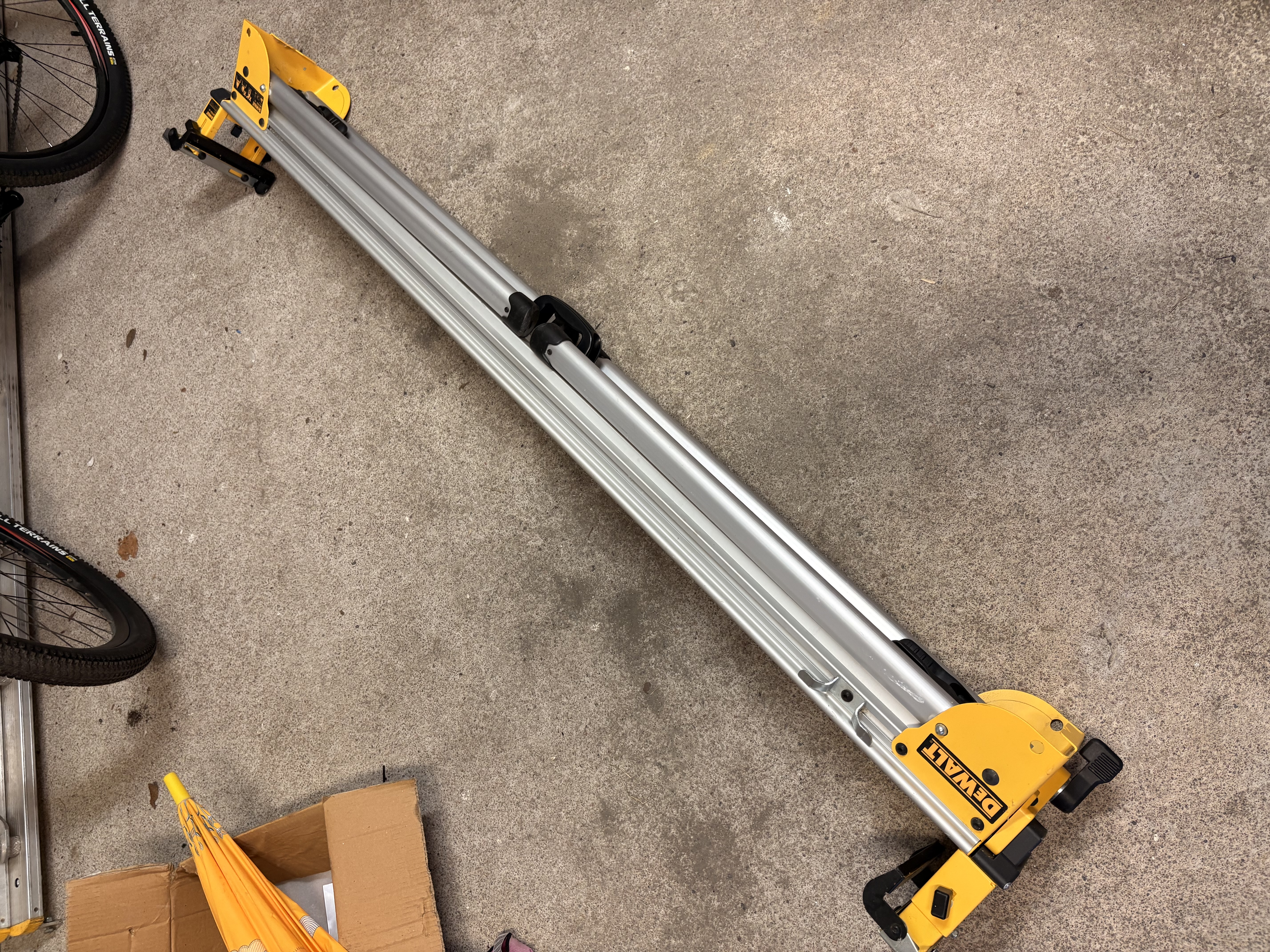 Dewalt de7023-xj sågbänk – universell