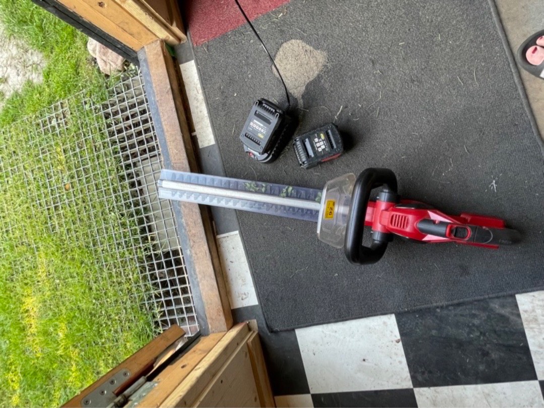 Batteridriven häcksax