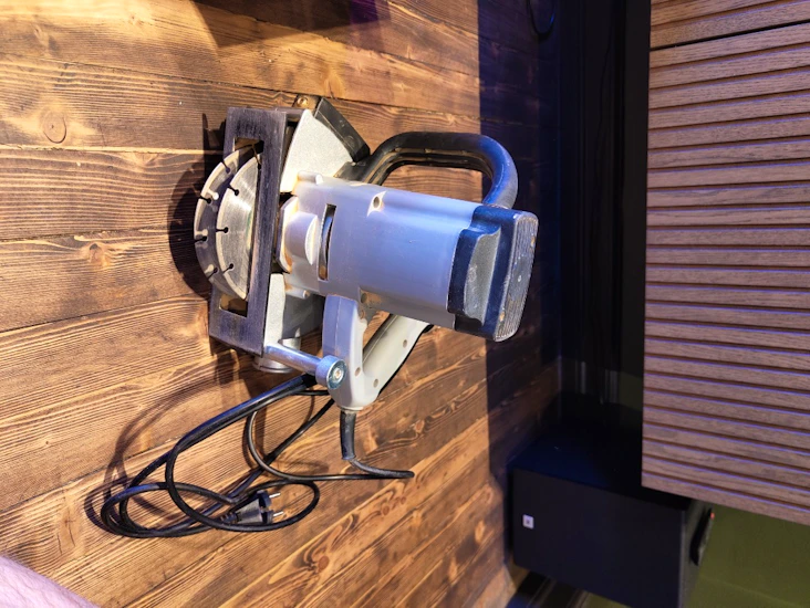 Slissemaskin til betong, flis, tegl