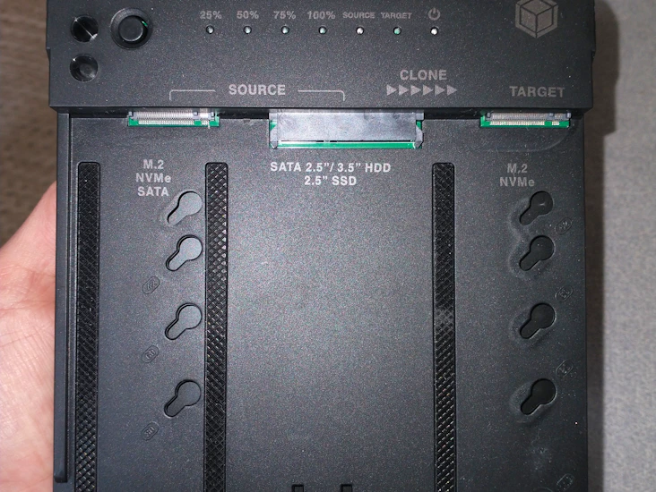 Cloner/klonare för m.2 nvme & m.2 eller 2.5"/3.5" sata ssd/hdd