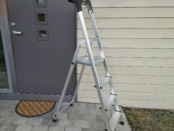 4-trinns gardintrapp i aluminium