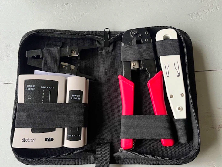 Nätverksverktyg och kabeltestare