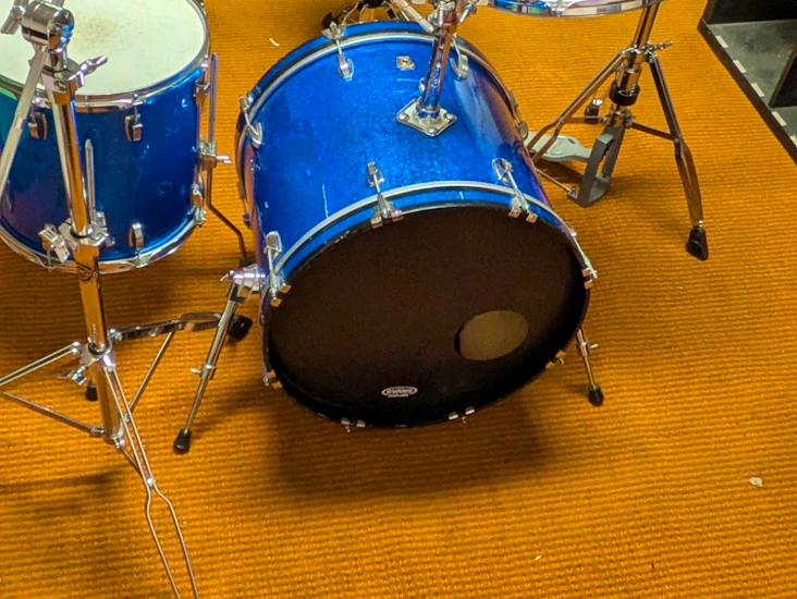 Ludwig classic maple blue sparkle 20"