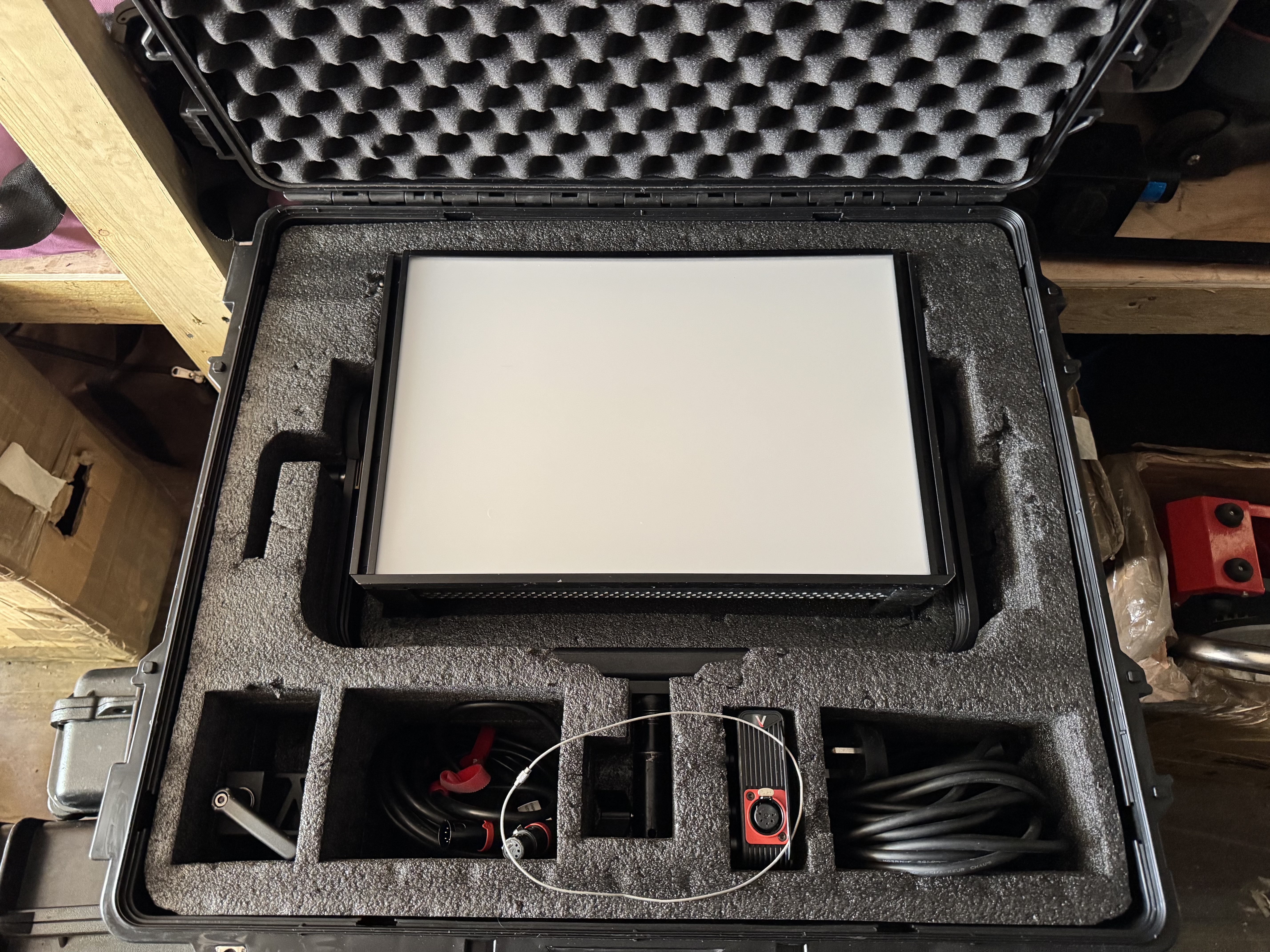 Aputure p300c nova