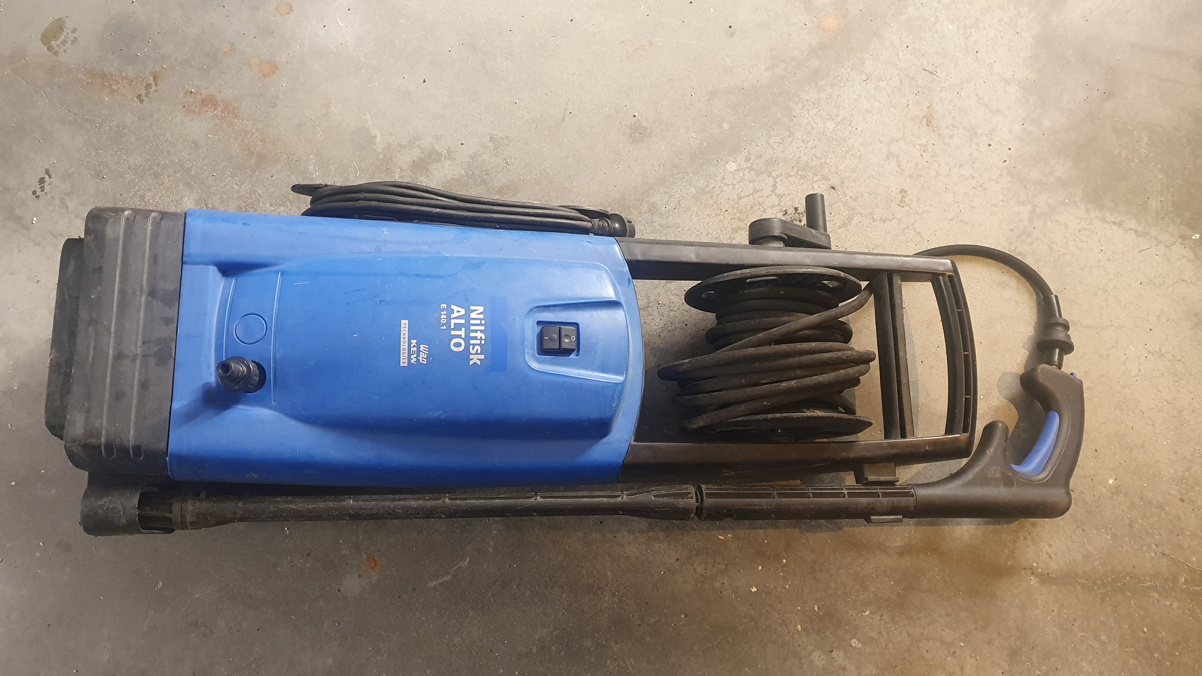 Nilfisk alto høytrykkspyler med lang slange