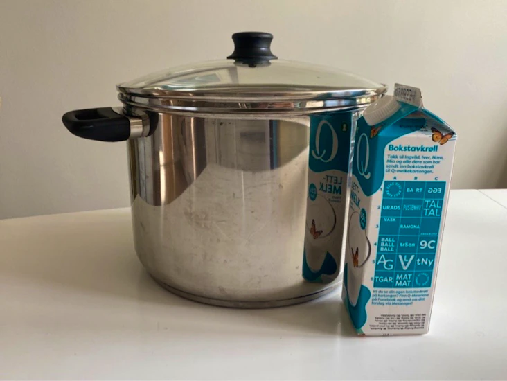 Stor gryte/kasserolle - fin til fårikål o.l