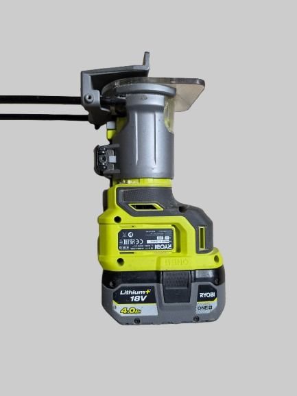 Ryobi rtr18-0 18v overfres med fresestålsett 30 deler