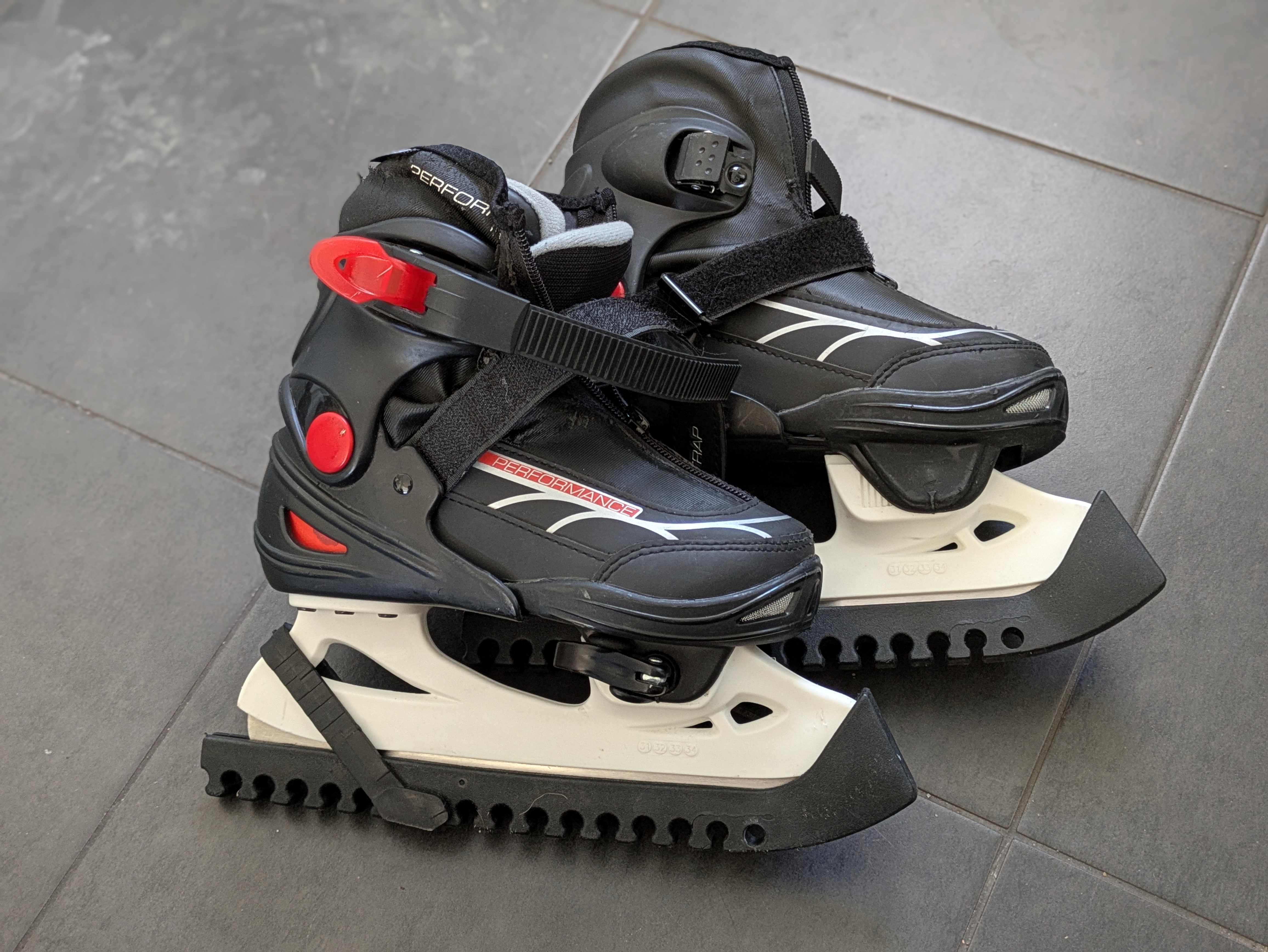 Slipade skridskor stl 31-34