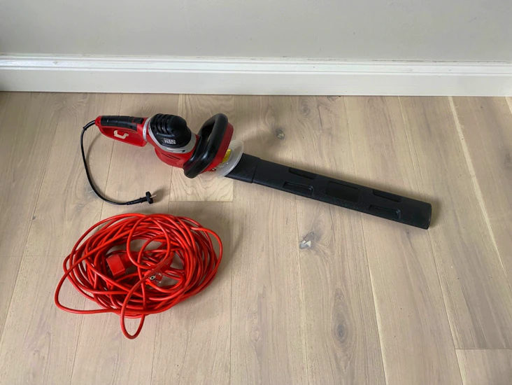 Häcksax med förlängningssladd