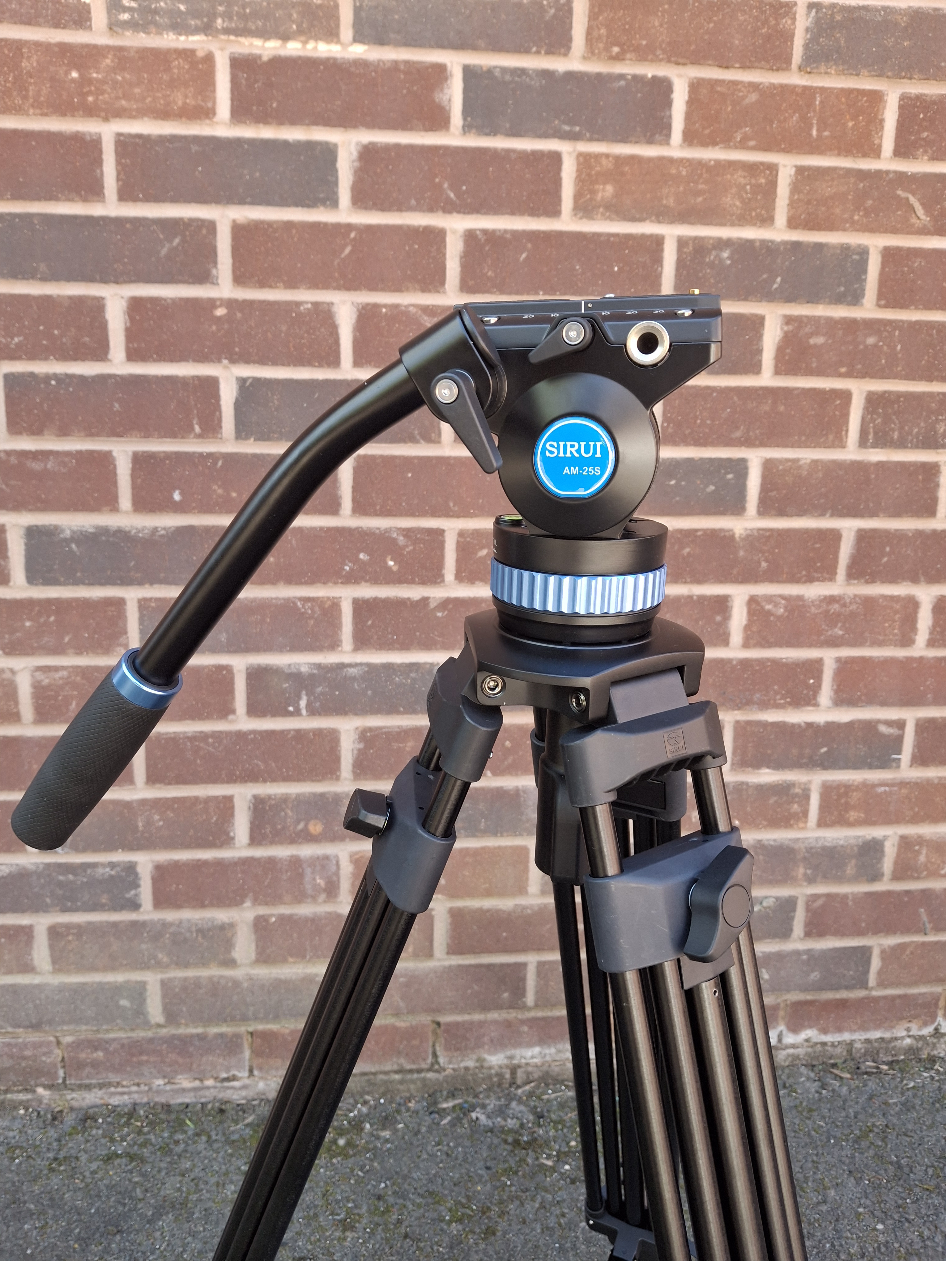 Sirui am-25s video tripod with fluid head