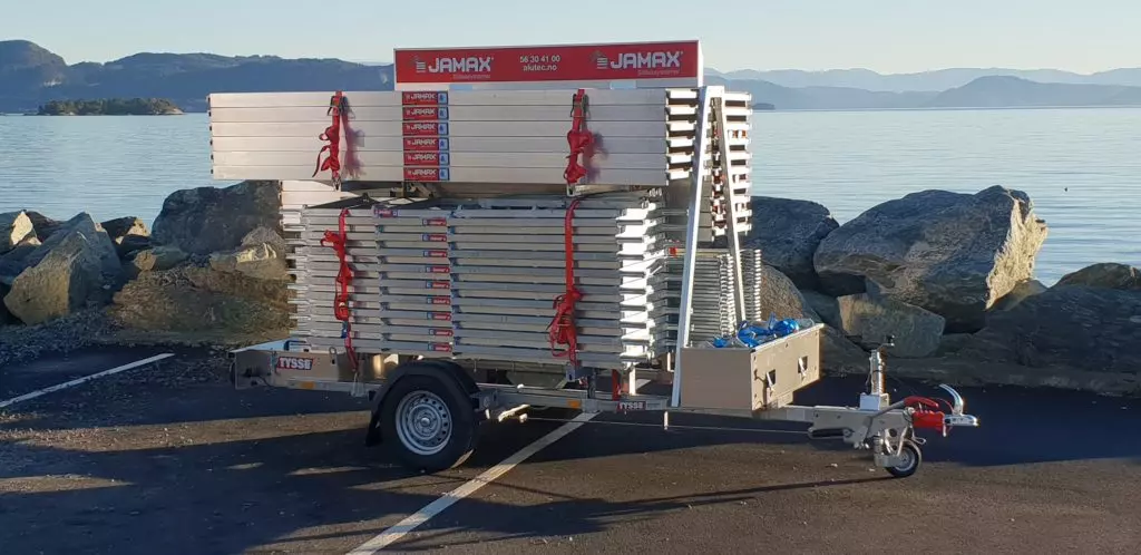 Jamax stillas på tilhenger. 