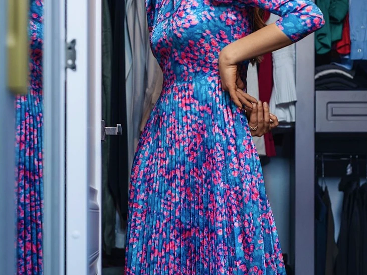 Nydelig engelske blomstrete kjole med plissert