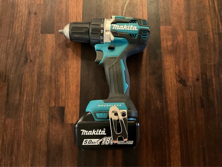 Makita borrskruvdragare ddf484
