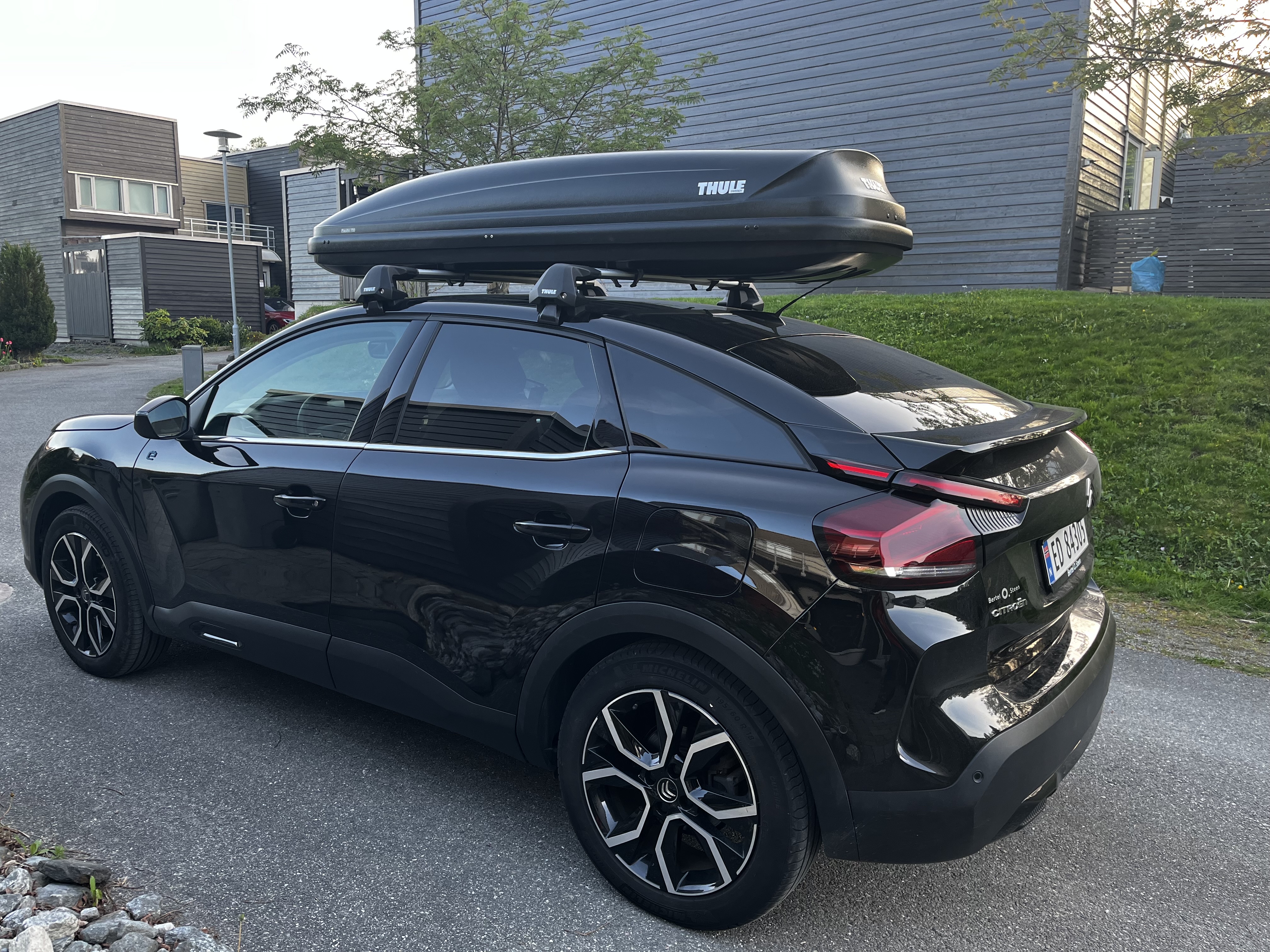 Thule pacific 700