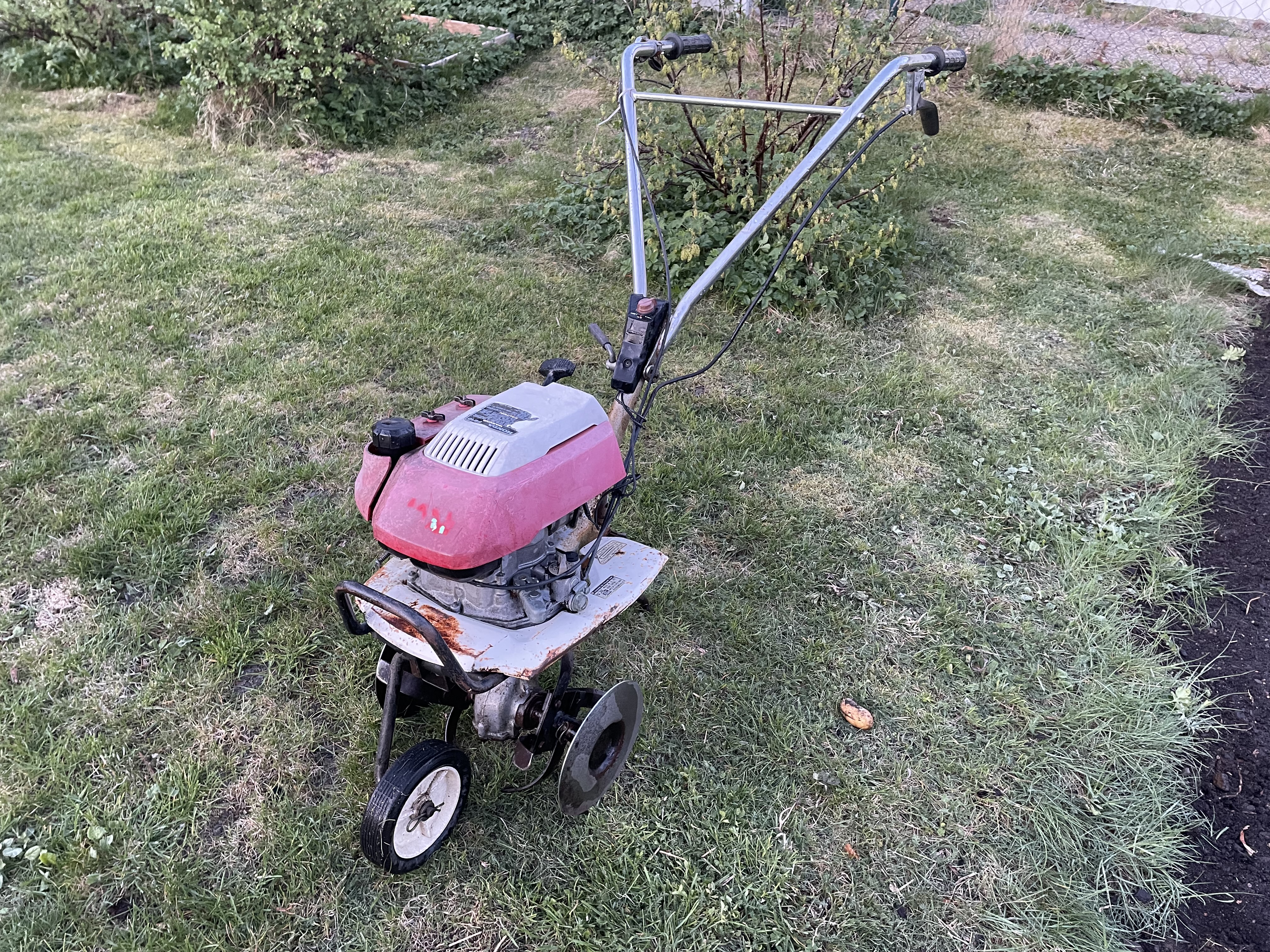 Honda f210 jordfräs.