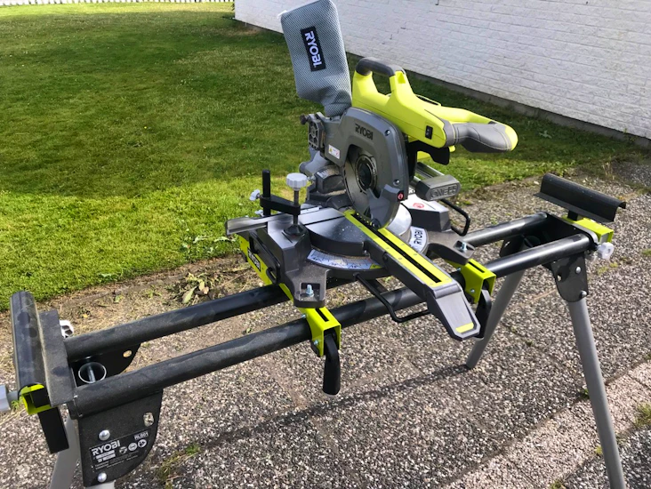 Kapsåg med stativ och batteri