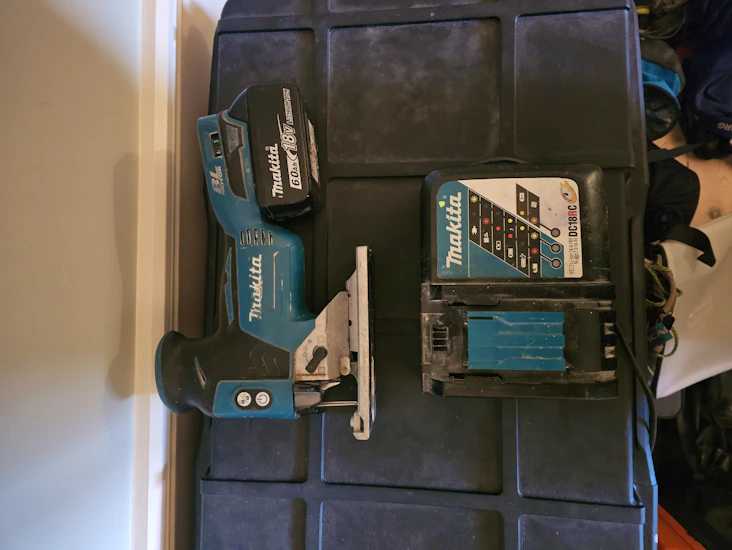 Makita sticksåg + laddare