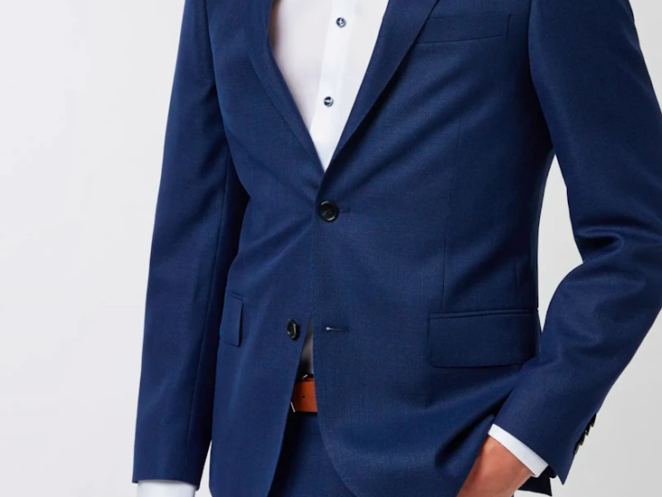 Marineblå dress til leie - klassisk og elegant