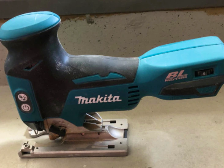 Makita djv181 batteridreven stikksag