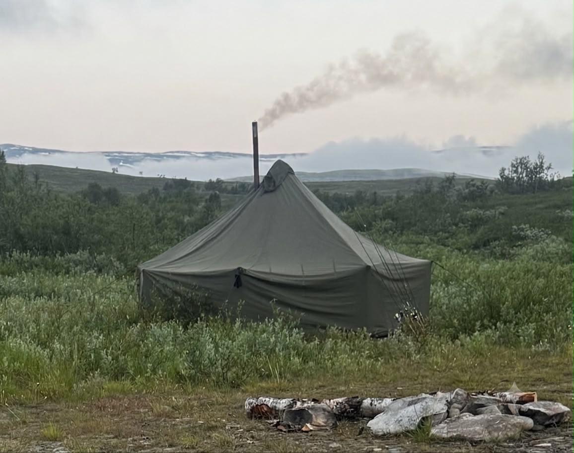 Puolijoukkueteltta eli pj teltta 