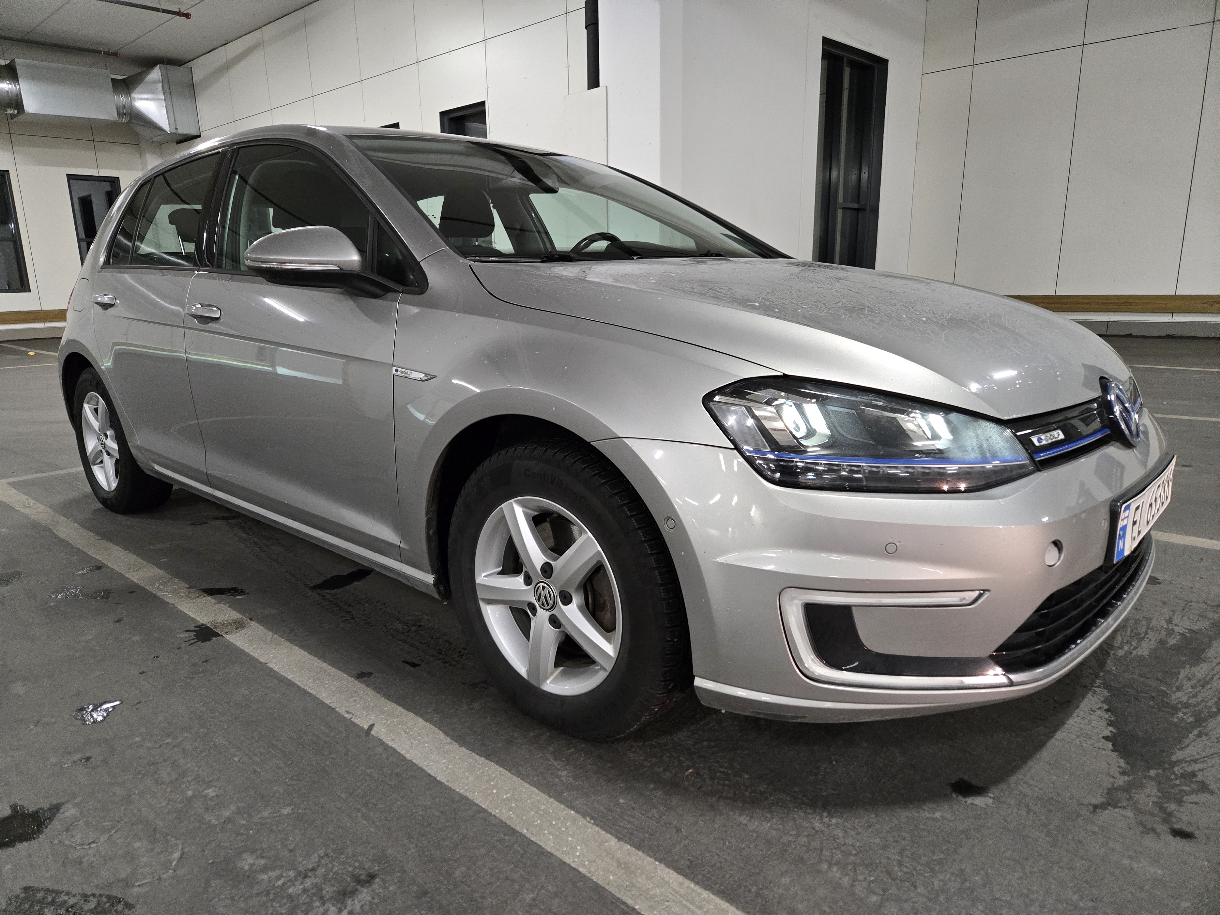 5 dørs elbil til både kort og lange turer -  e-golf 2015 modell (190 km rekkevidde) 