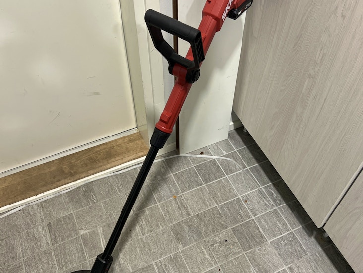 Akkukäyttöinen ruohotrimmeri 2ah akulla