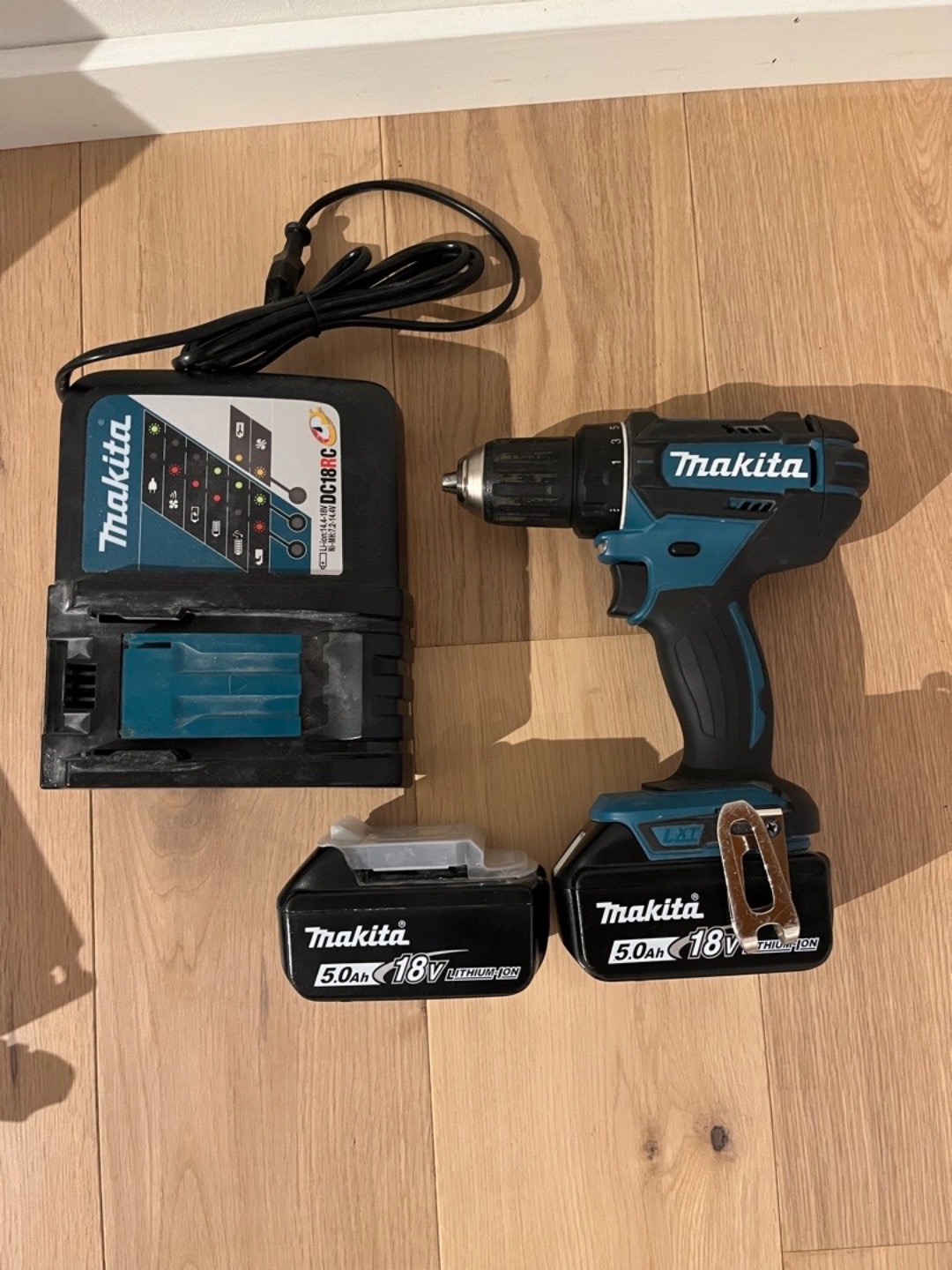 Makita batteridrill med 2 batterier