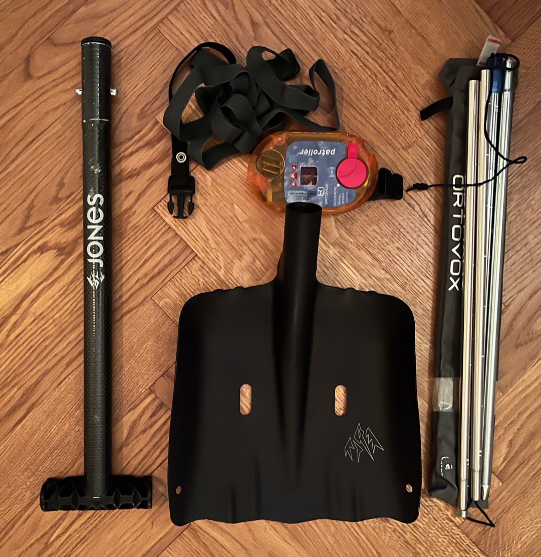 Lavinpaket med transceiver, spade och sond