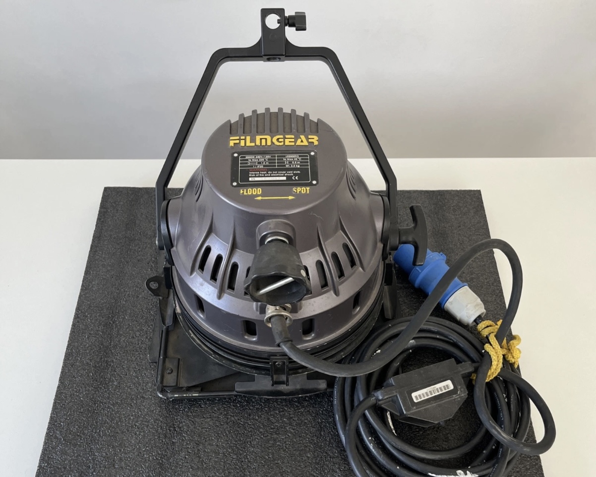 Filmgear/arri 2k blonde tungsten light