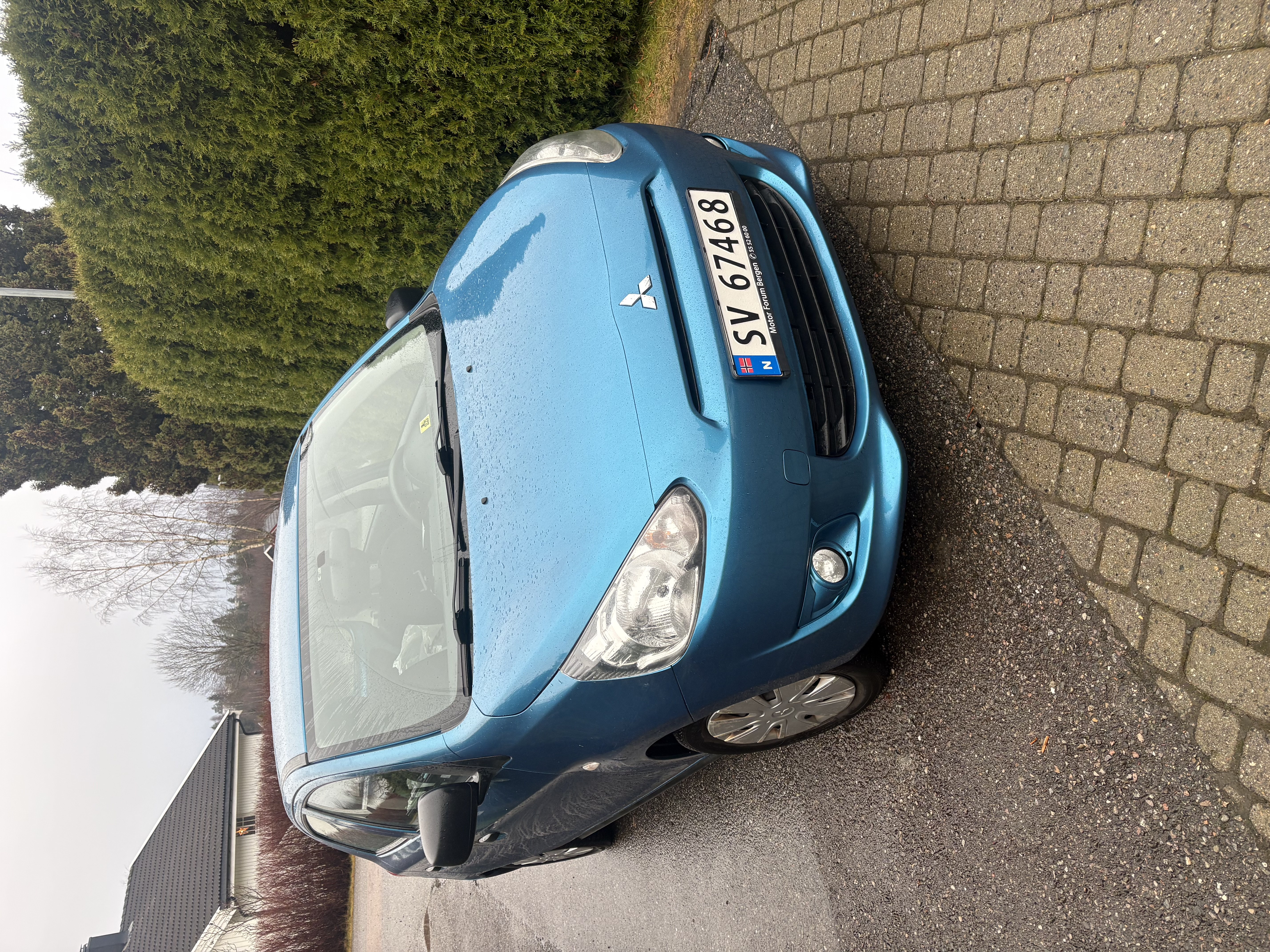 Mitsubishi space star bensinbil med manuell gir