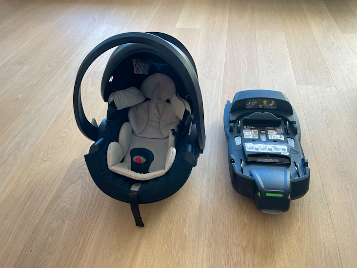 Stokke izi go modular by besafe med base