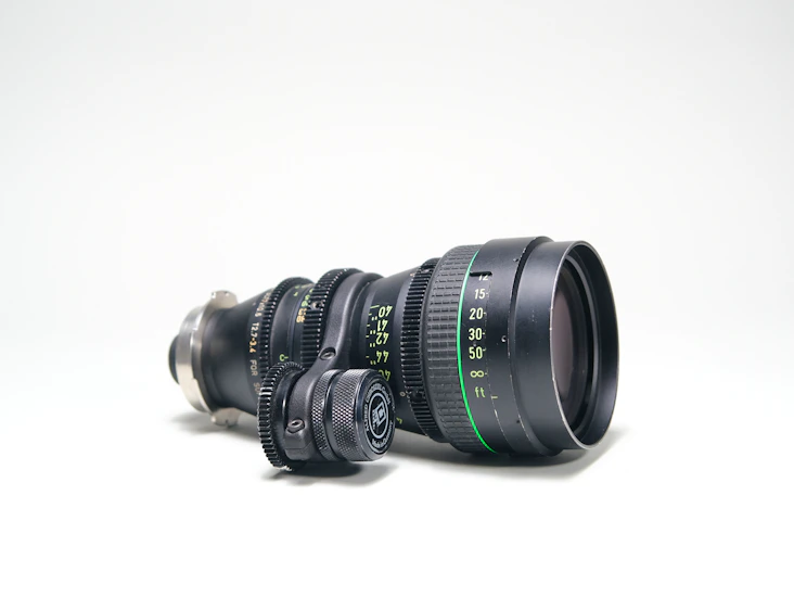 Canon 10.6-180mm t2.7 super16 pl lens