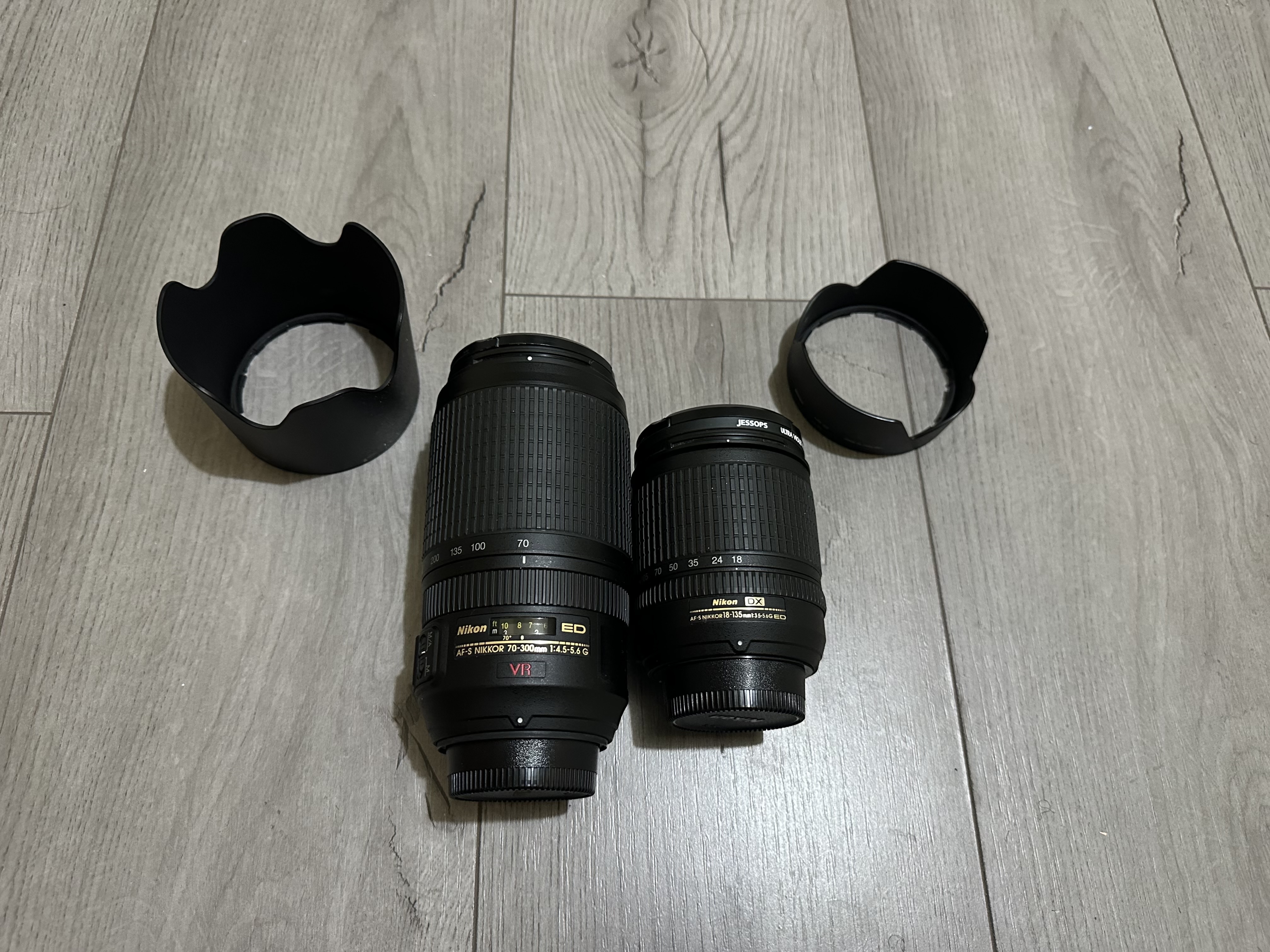 Nikon af-s nikkor 70-300mm & 18-135mm bundle