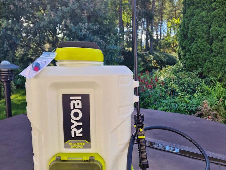 Ryobi akkukäyttöinen reppuruisku 15l