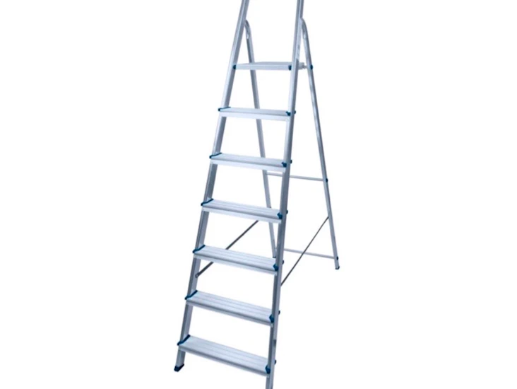 7 trinns gardintrapp leies for 100 kr dagen.