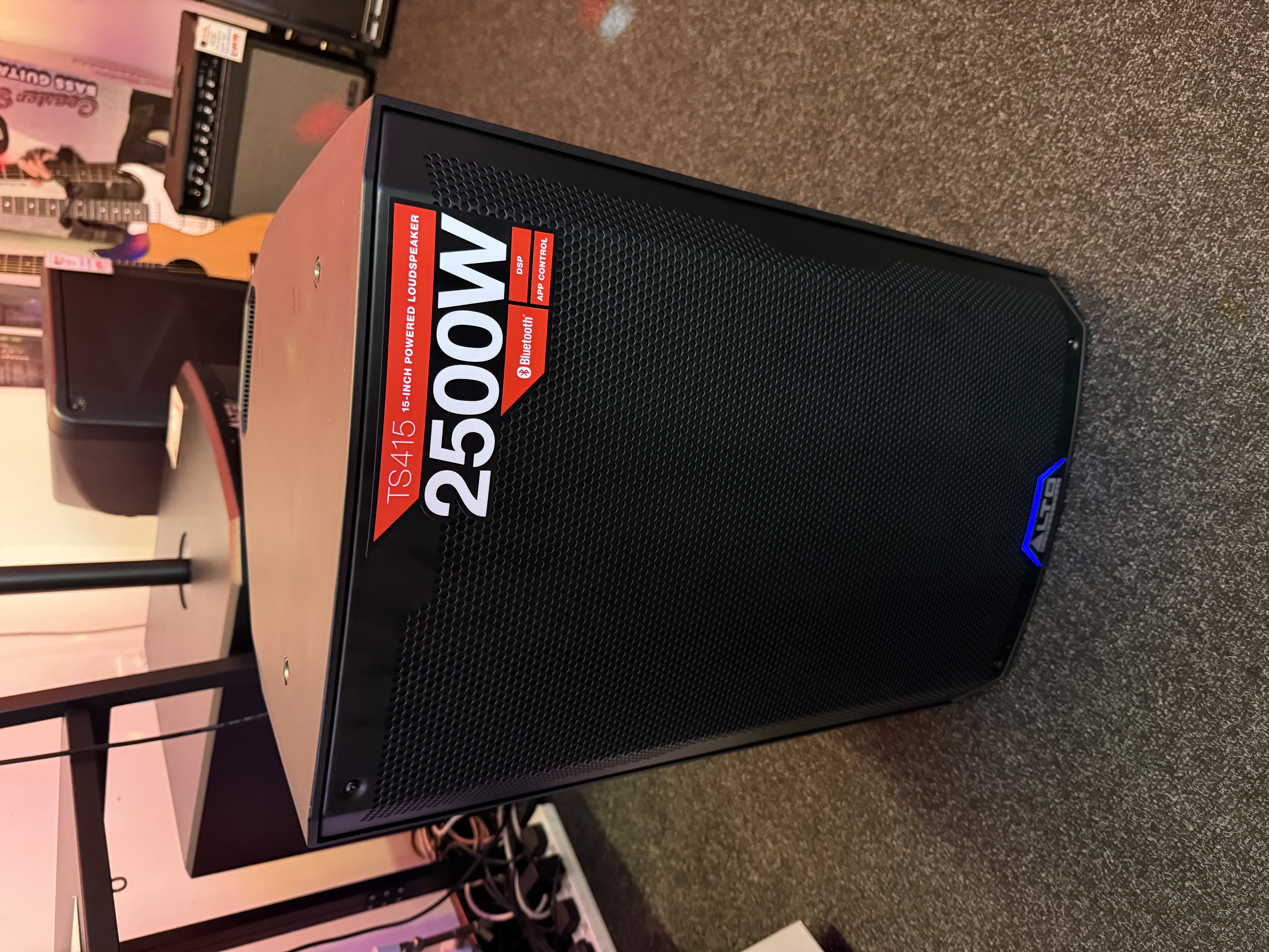 Alto professional ts415 / 2500-watt 15-inch pa loudspeaker + xlr cable pair pa system