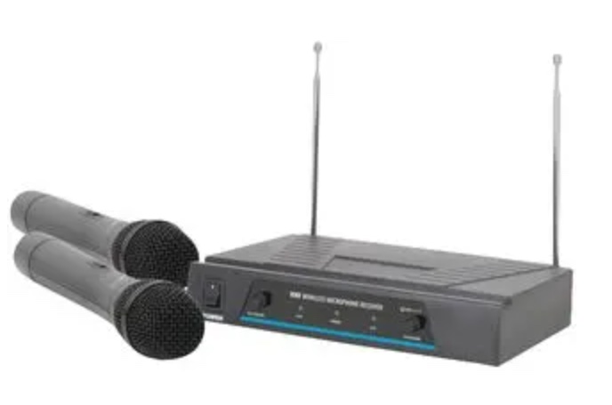 Duel wireless microphone system 