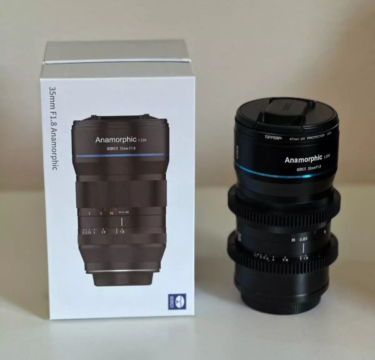 Sirui 35mm f/1.8 anamorphic lens - black (rf mount)