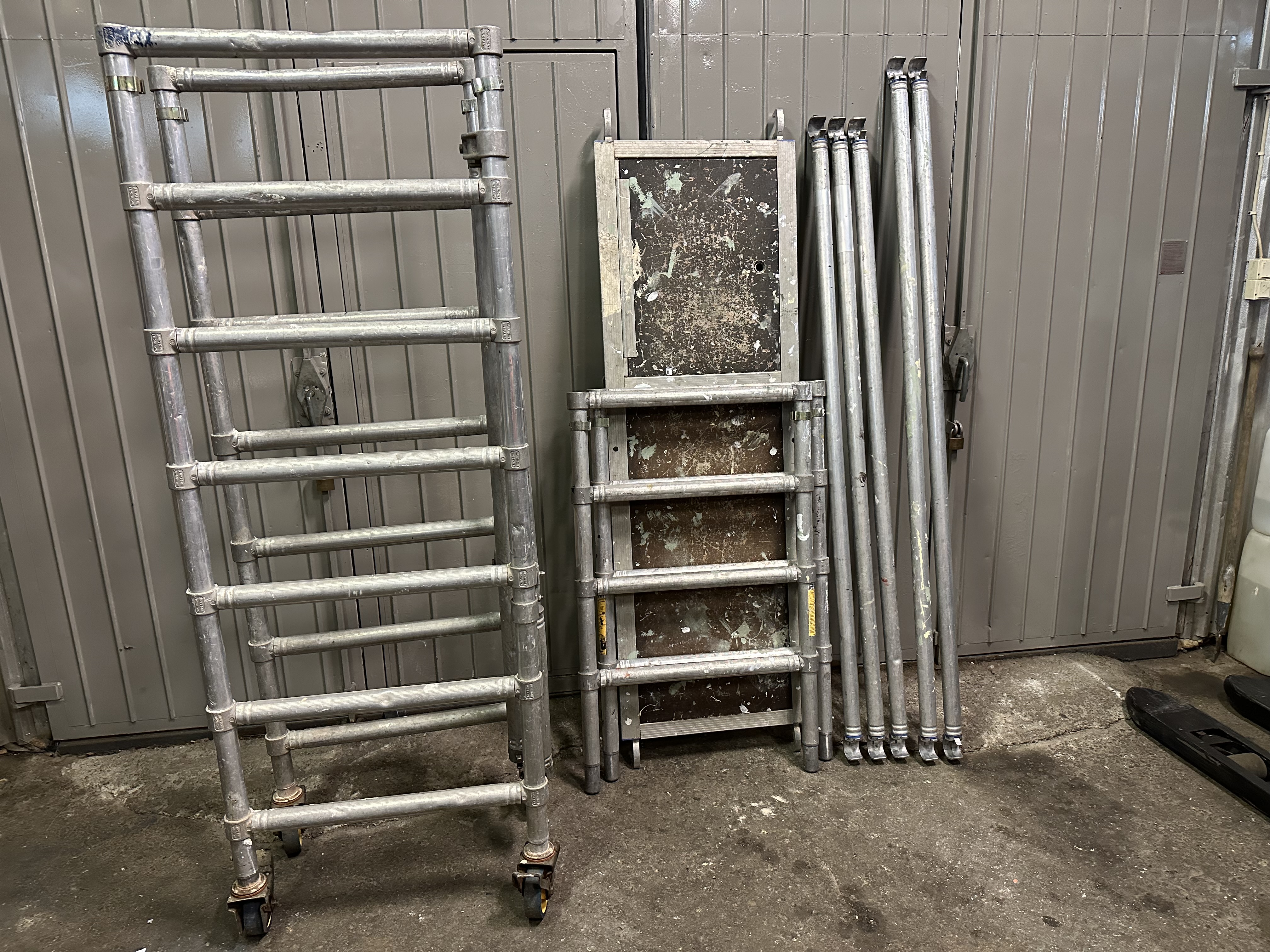 Ställning smal, 4m arbetshöjd i gustavsberg 