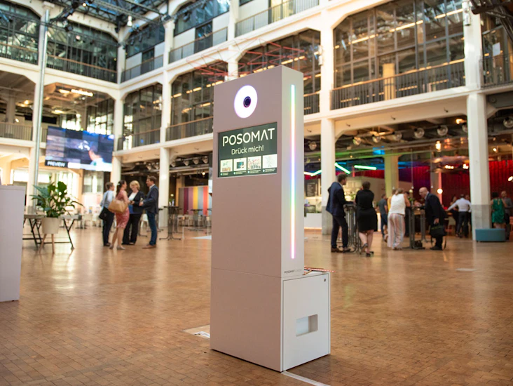 White design fotobås posomat l3000 with printer, flatrate and accessoires