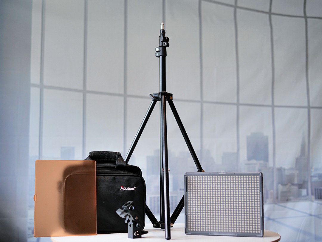 Ljusstark led-panel aputure amaran hr672w kit