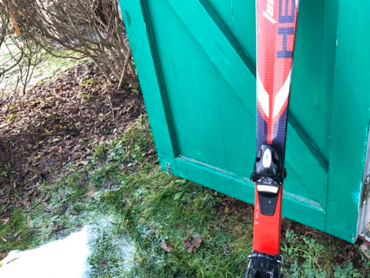 Skidor, pjäxor, stavar