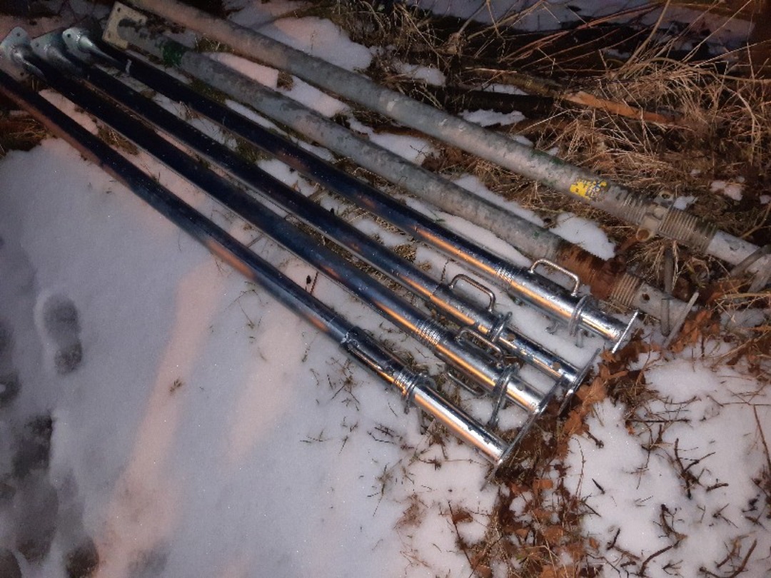 6 stk dekkestøtter leies ut