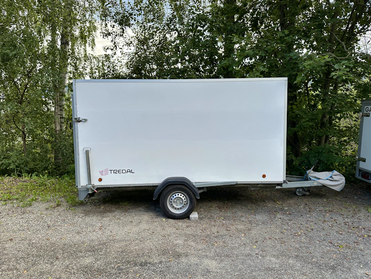 Stor skaphenger m/rampe for førerkort klass b