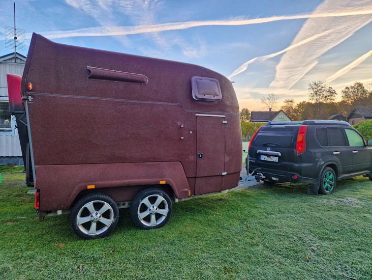 Hästtransport uthyres korttid och långtid