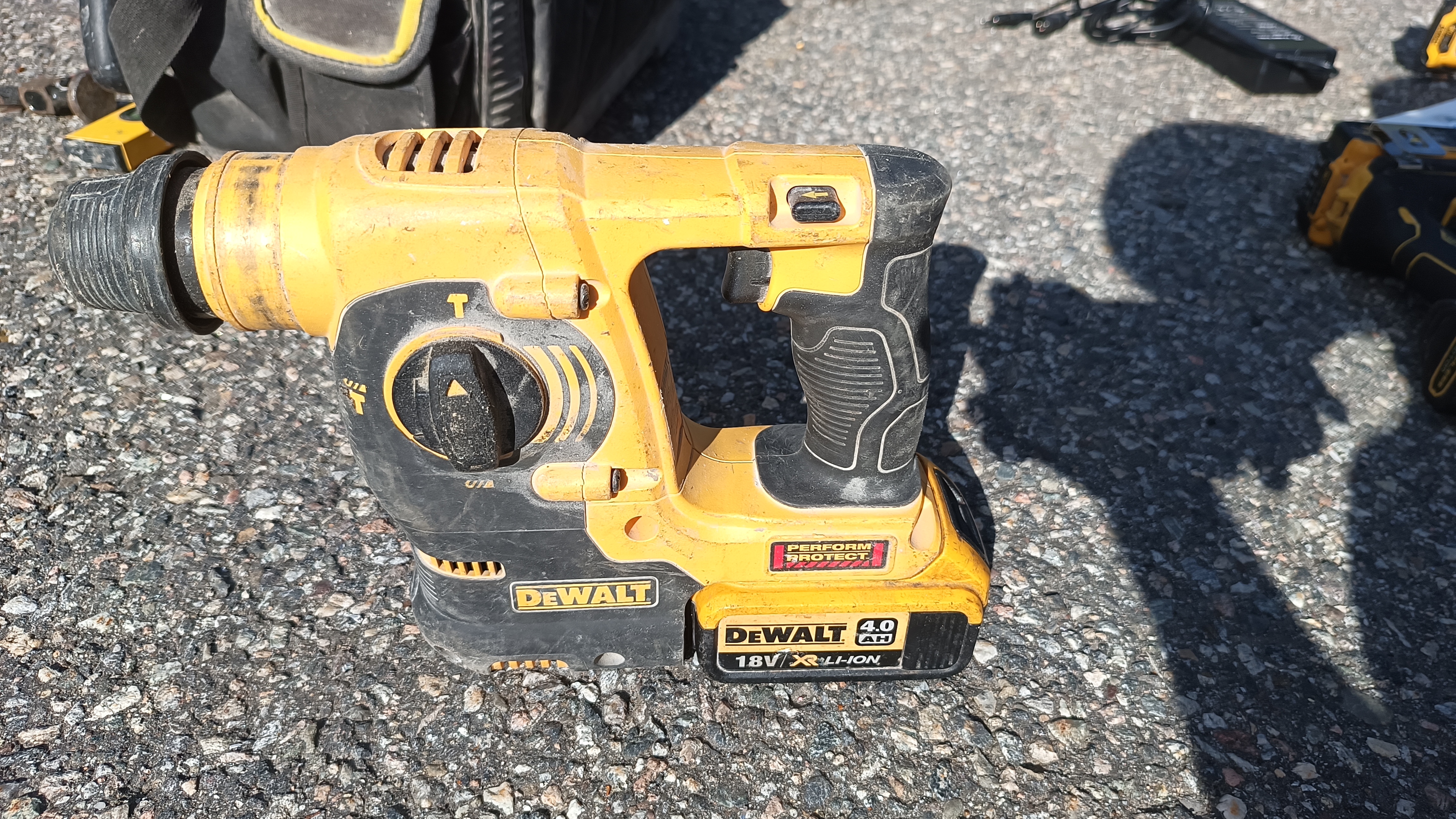 Dewalt dch253 18v borhammer sds-plus med batteri og bor