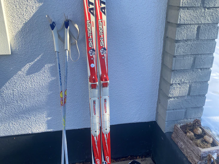 Barn längdskidor 140 cm + skor 35