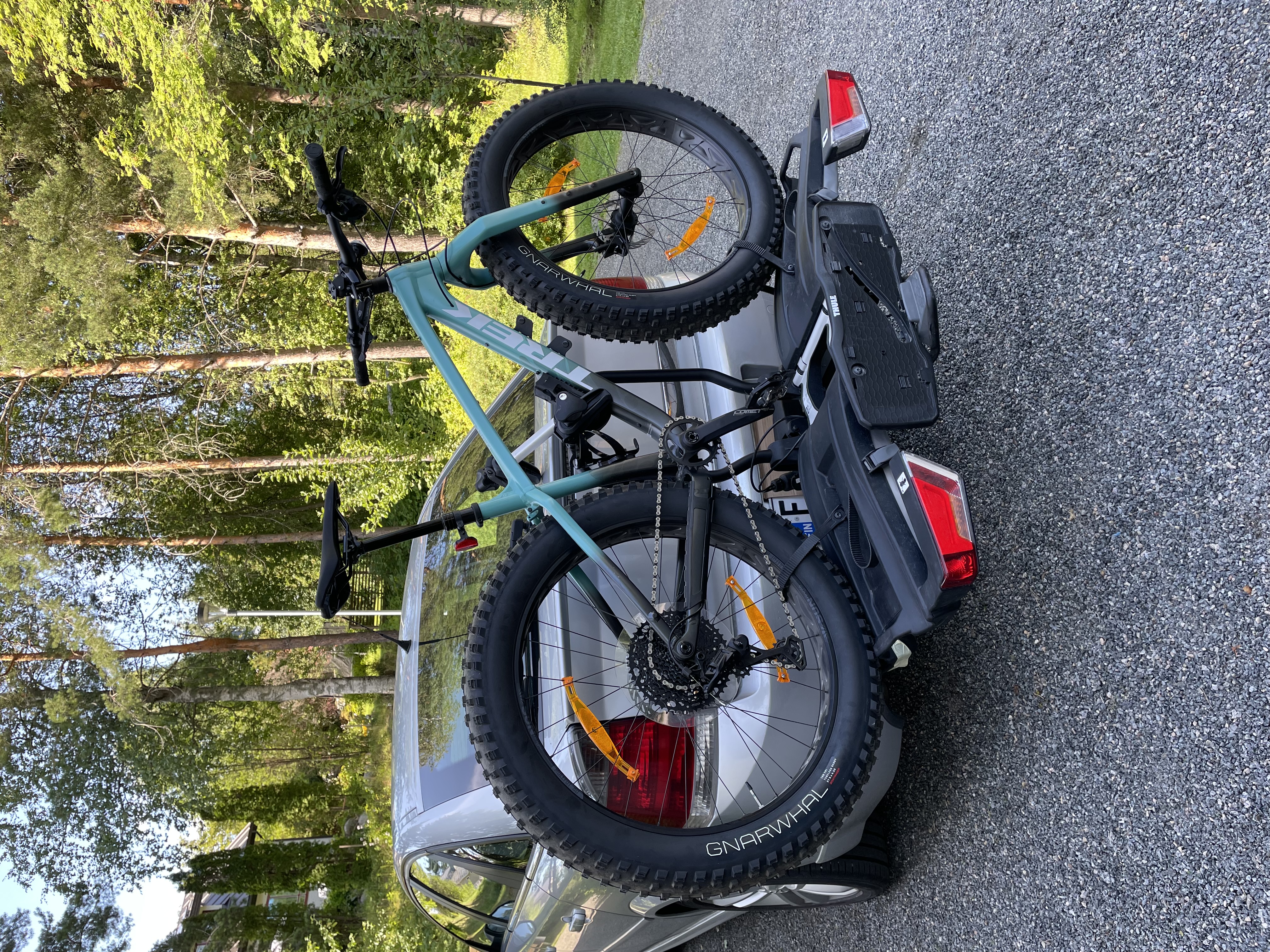 Thule easyfold xt 2 933 -pyöräteline vetokoukkuun