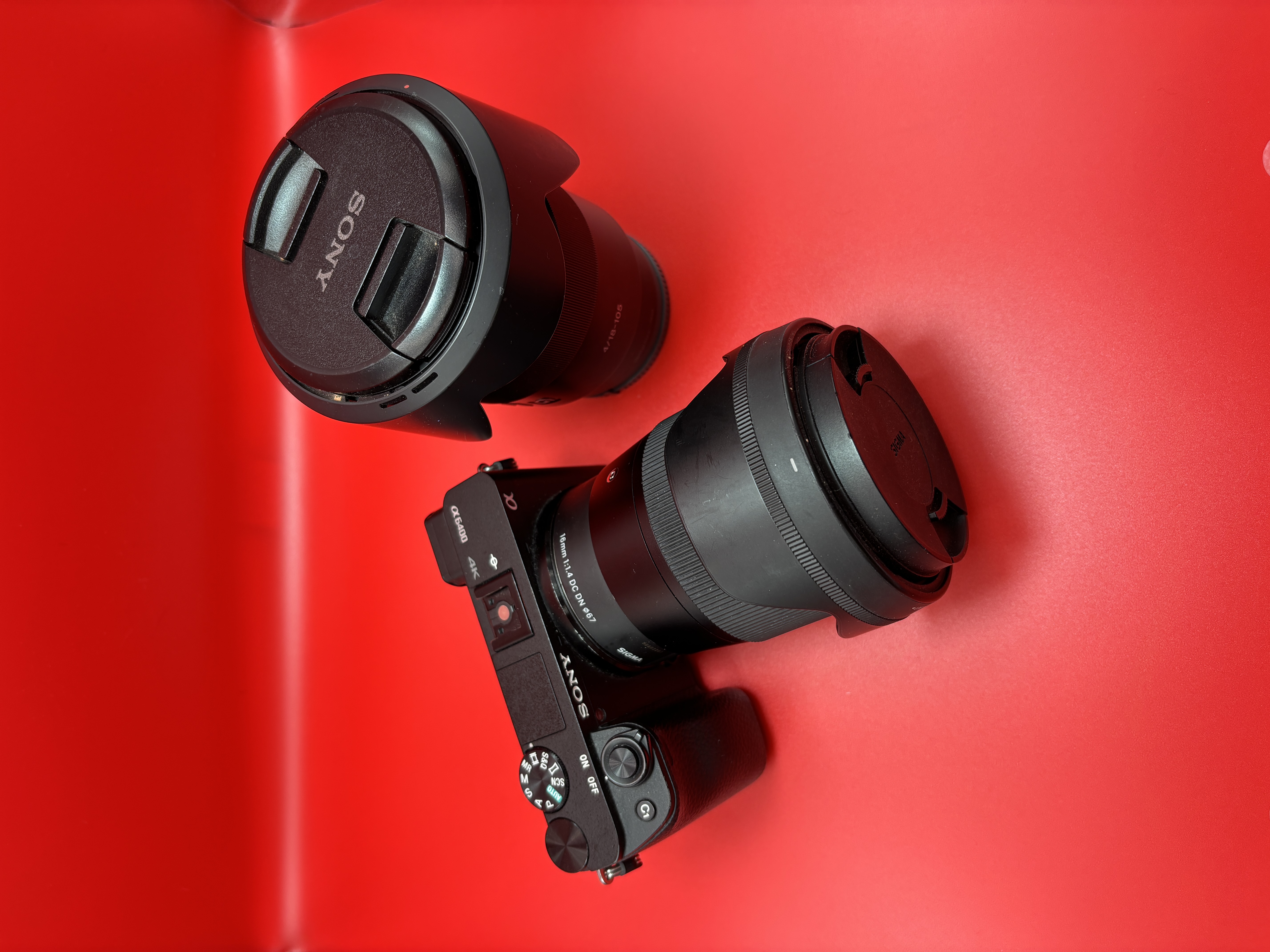 Sony a6400 + 2 lenses
